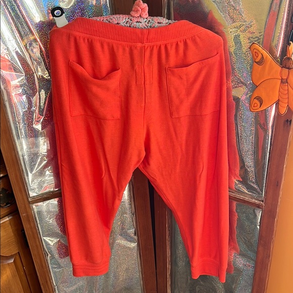 Chaser Vibrant Red Lounge Set - Picture 8 of 8